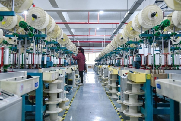 Jinhua fishing tackle company sailing ahead in cross-border e-commerce