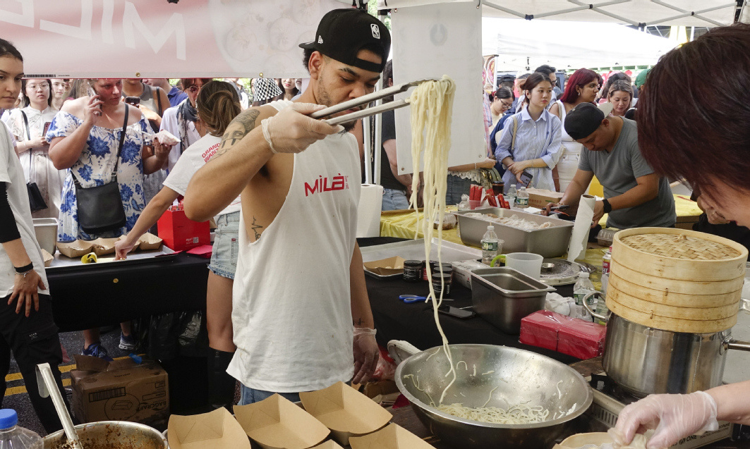 Chinese restaurants taking 'takeout' to new extremes in global expansion push