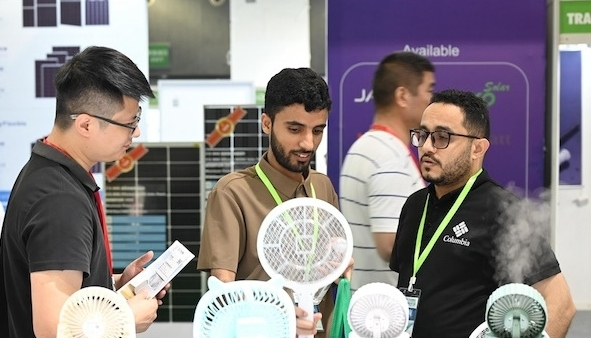 Global merchants gather at Yiwu's Consumer Electronics, Electrical Appliance Expo