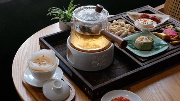 New-style drinks emit rich aroma of Kaihua Longding tea