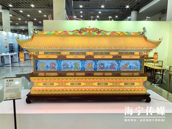 Haining's Xiashi lantern art shines at national expo