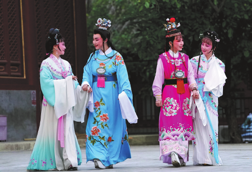 Locals' artistic enthusiasm keeps opera thriving
