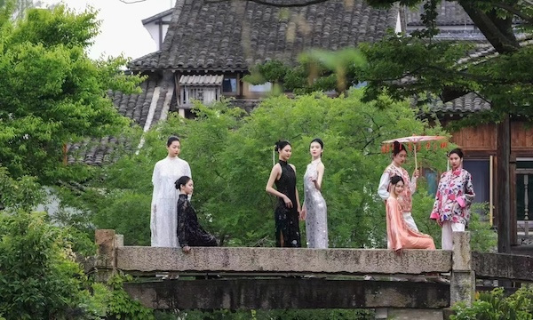 'Pan-fashion' approach transforms Zhejiang's 'sweater hometown' Puyuan