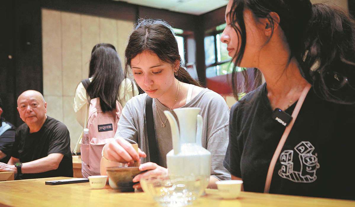 US students experience Chinese commerce, culture in Quzhou