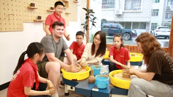 US delegation visits Suichang for cultural exchange
