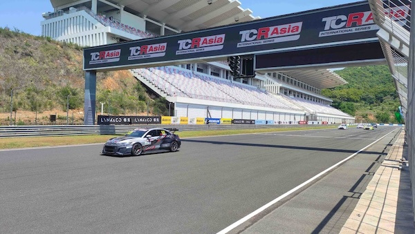 Thrilling racing action unfolds at 2025 CTCC Zhejiang round in Ningbo