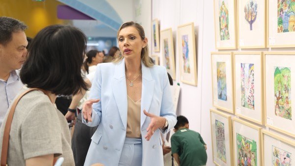 Painting contest cements Ningbo’s ties with intl sister cities