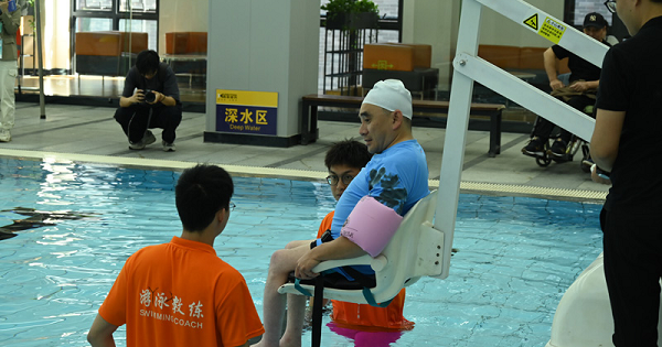Urban barrier-free center benefits disabled to enjoy cultural and sports life