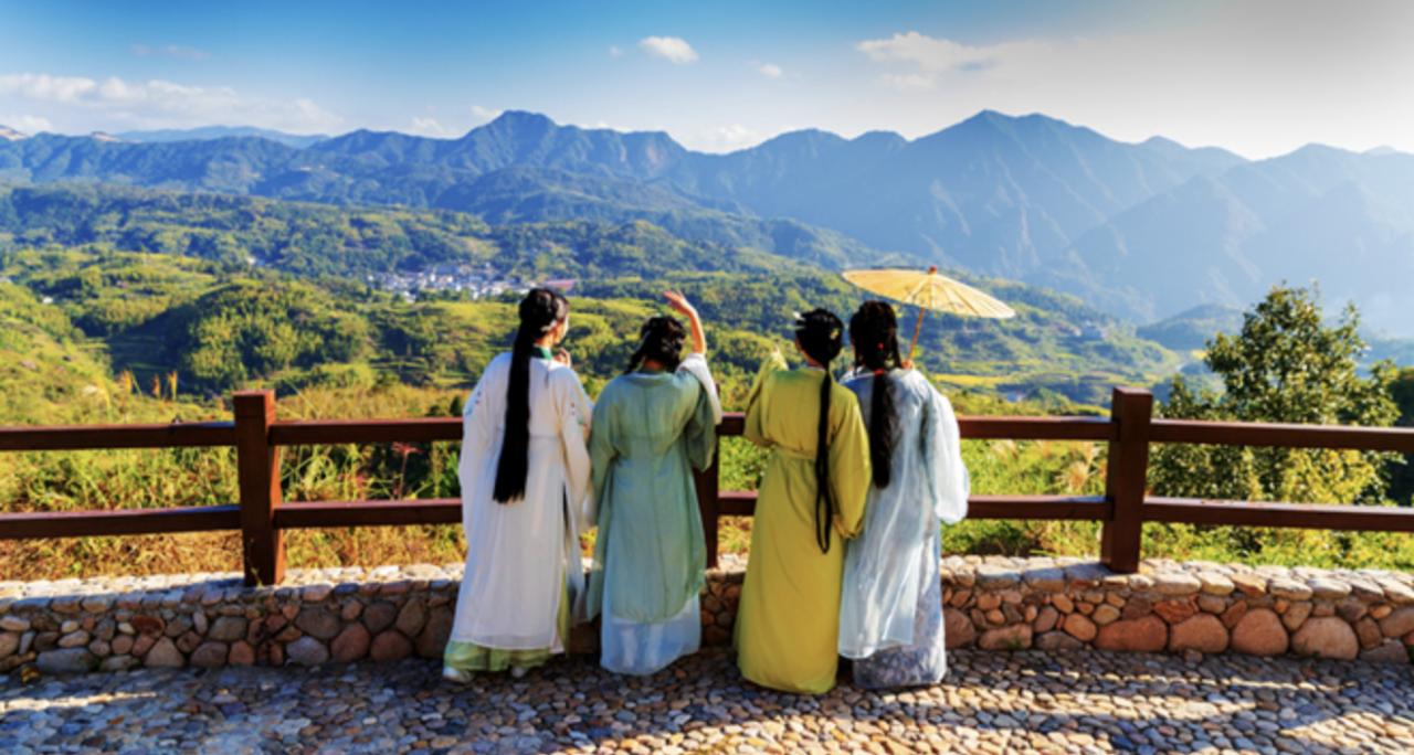 Yunling has become a check-in point for ancient style photography