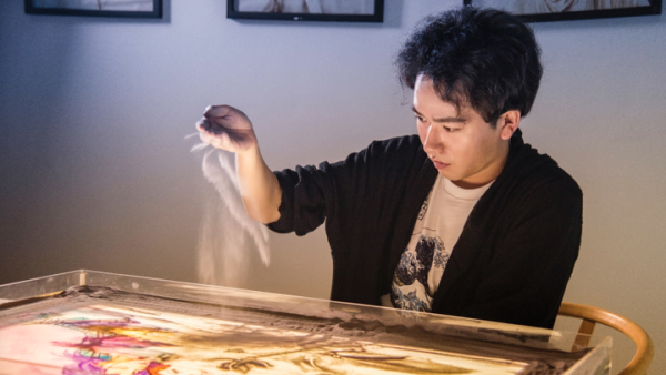 Featured: post-90s sand painter in Hangzhou reproduces Dream of Red Mansions