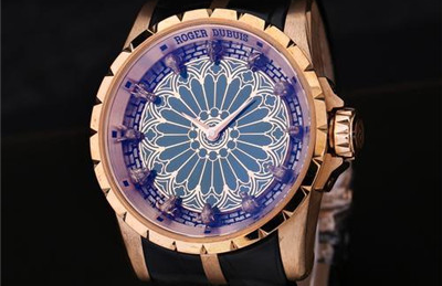 The only two wrist-watches over the world fully showing characteristics of Wenzhou