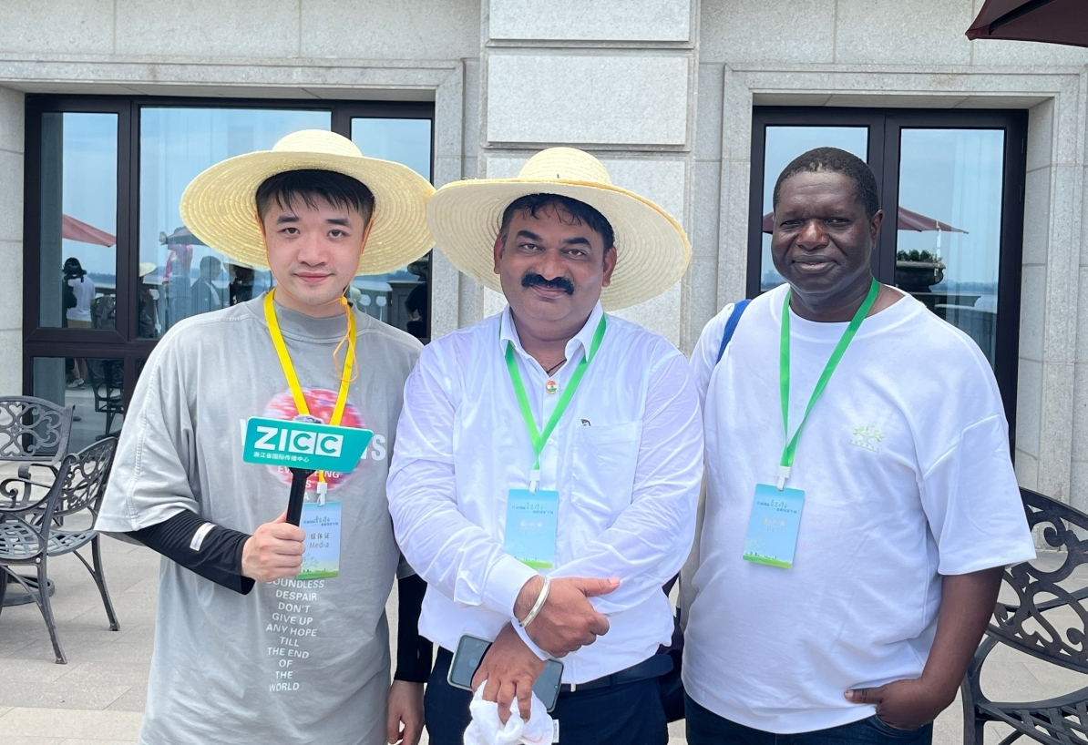 BRICS poets share Zhejiang stories behind their photos