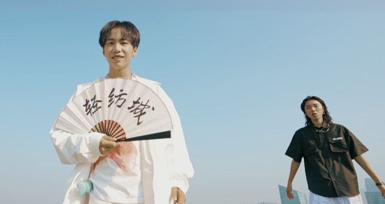 In Keqiao, we can 'weave a world'