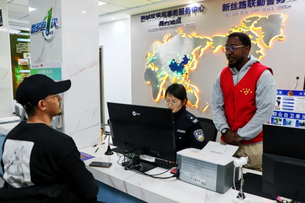 International volunteers contributing to community governance in Jinhua
