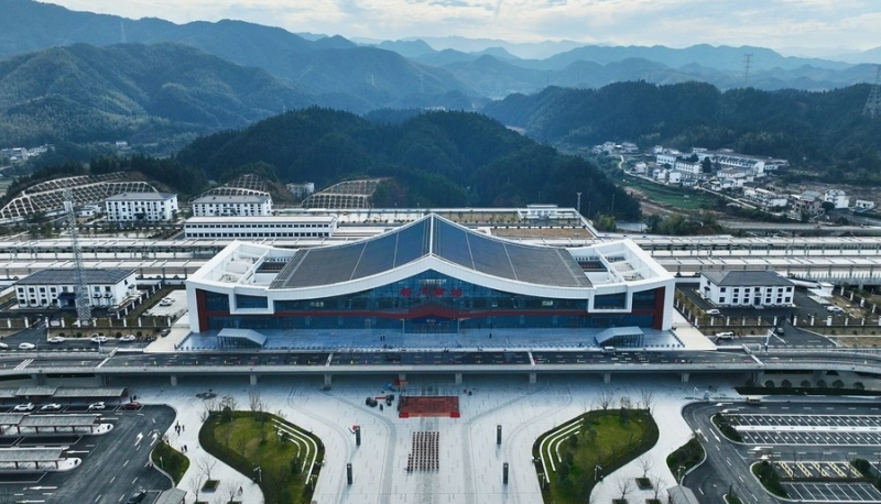 New high-speed railway paves way for seamless tourism in east China
