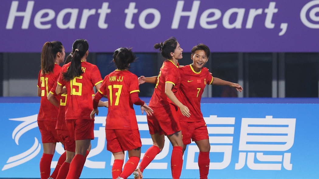 Asiad Roundup: China's Women Win 16-0 in Football, Men Reach Volleyball Semis