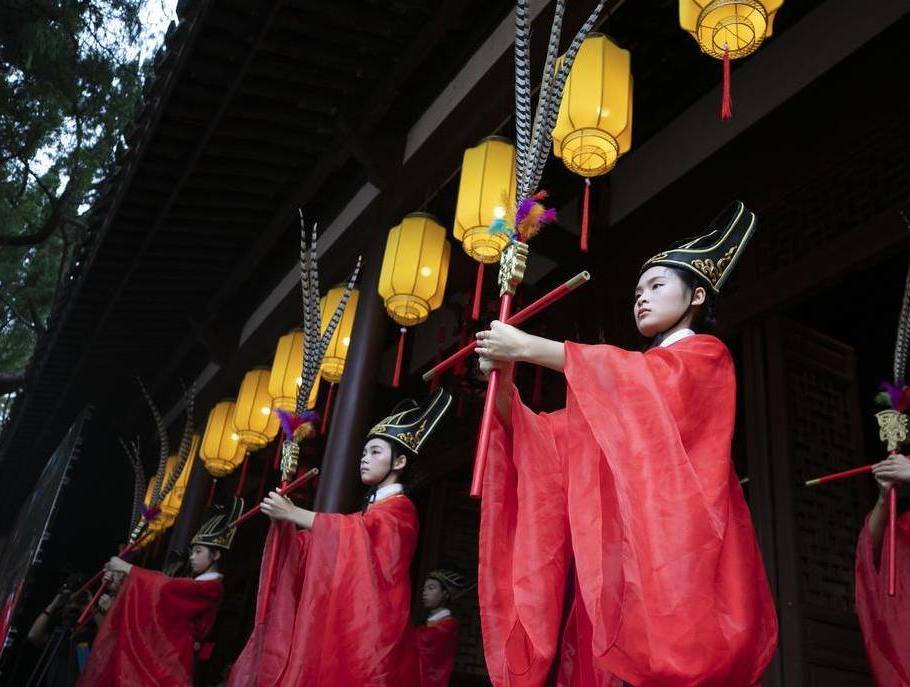 Ceremony held to commemorate Confucius
