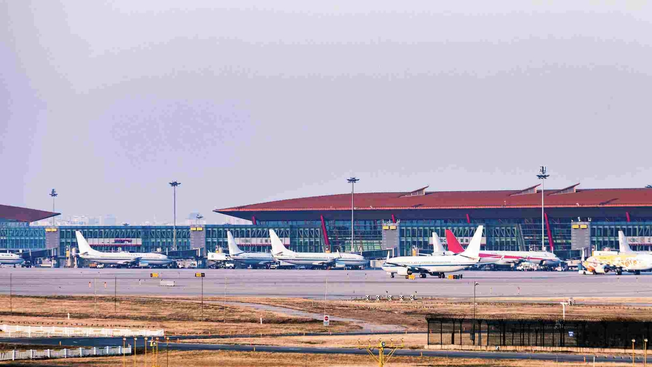 China's civil aviation sector posts record Q1 numbers