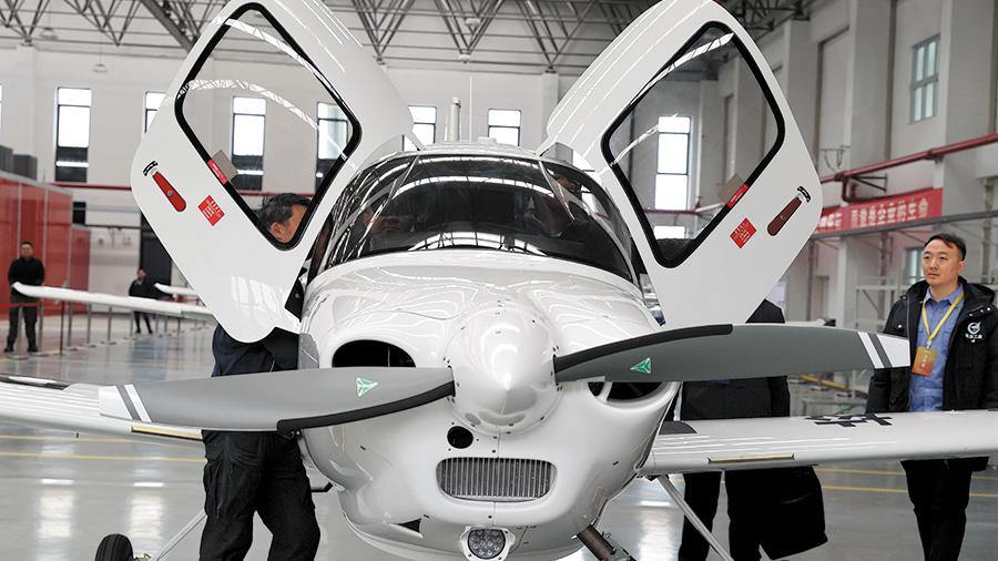 New training aircraft delivered to customers