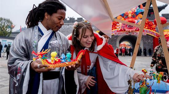 Young foreigners illuminate rural dreams in Jiande