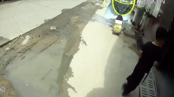 Z Video: 4-year-old walked 3 km to deliver milk for his sister
