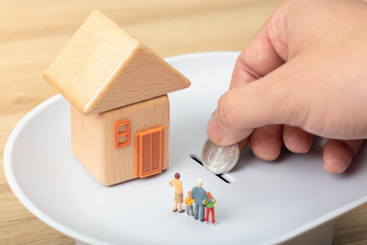 Should foreigners such as foreign lawyers in law firms participate in insurance program?