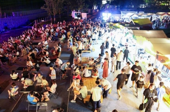 Colorful activities light up night in Moganshan town