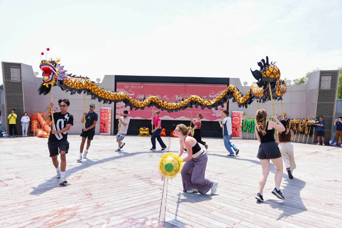 Global students forge closer ties in Zhejiang