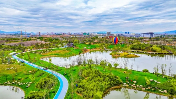 Discovering Jinhua's parks: A wonderland of color