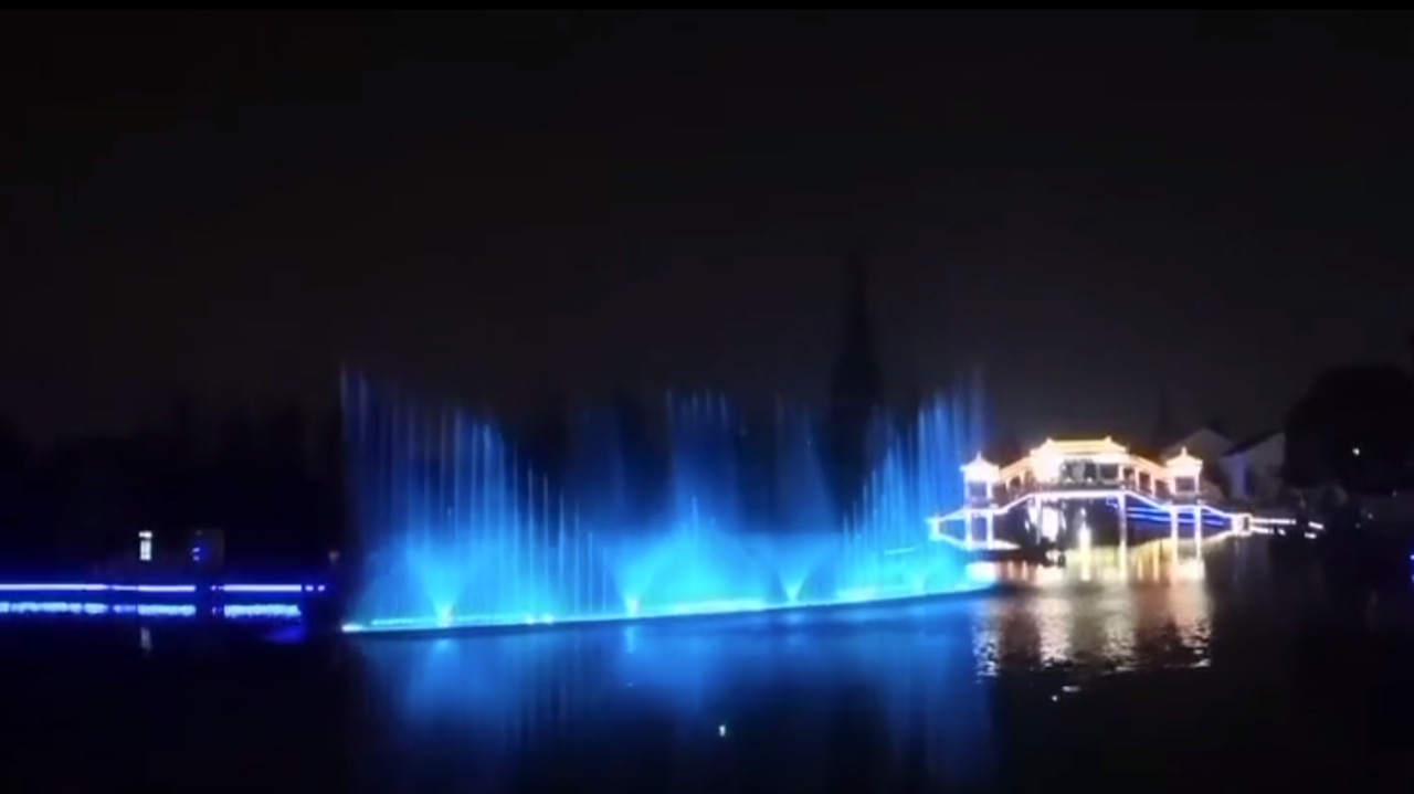 New way to cool down: a tourism-led village in Jiaxing introduced a new mobile-controlled music fountain