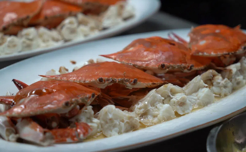Quzhou's residents eager to taste fresh swimming crabs