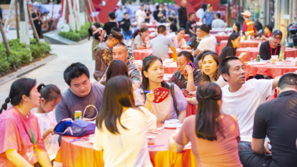 Crayfish of 8 flavors available in Jiande