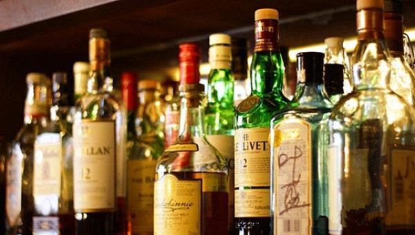Old Captain Lounge Bar: A Relaxing Lounge Bar Near West Lake