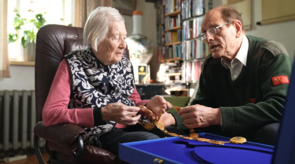 Mum's China Ties