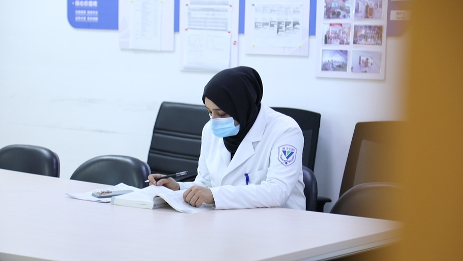 Global Eyes on Zhejiang丨Frozan aims to be a gynecologist in Yiwu