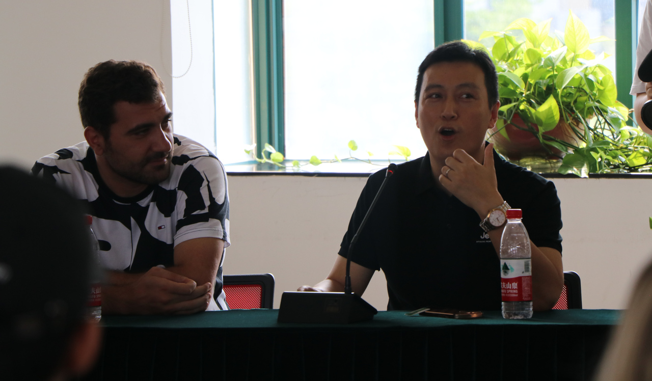 Lectures in Yiwu show the charm of the city of trade and commerce