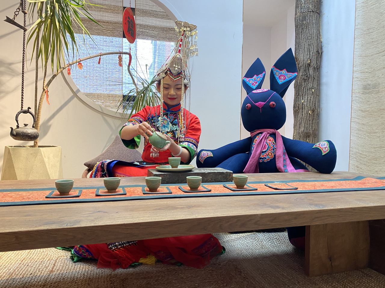 On Rabbit | Rabbit-like She ethnic embroidery patterns send wishes for the Year of Rabbit