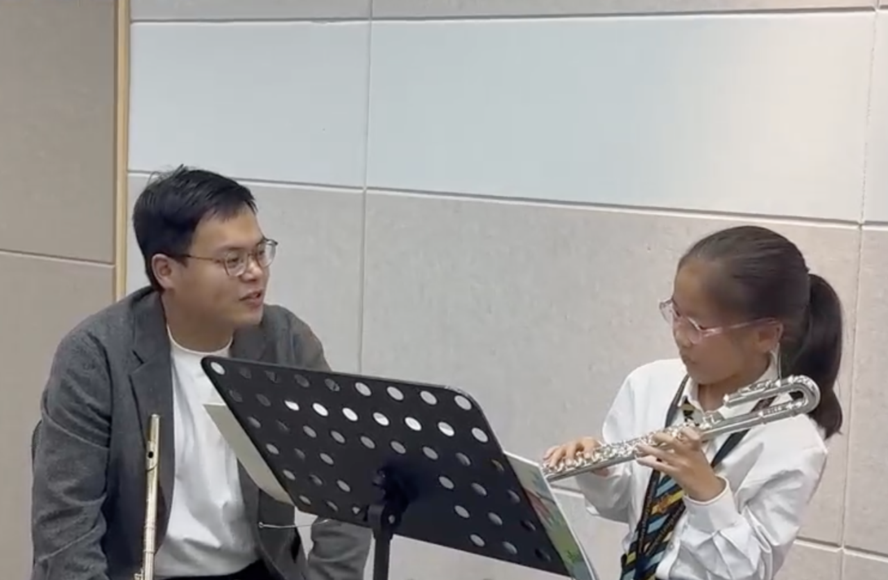 Opportunity China | Hong Kong artist introduces flute art to Hangzhou schools