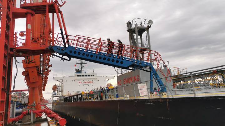 First batch of 40,000 tons of aviation kerosene products of Zhoushan port exported to Bangladesh