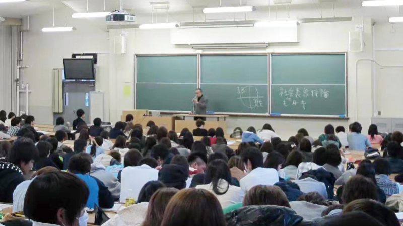 Mao Danqing: Writing books in Japanese and teaching students Chinese