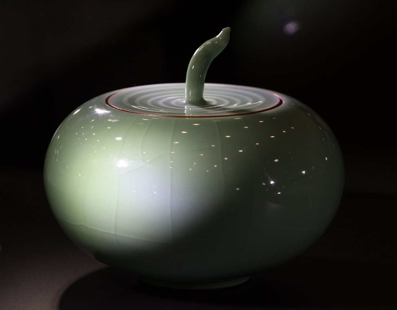 The Beauty of Longquan Celadon 那一抹天青和冰裂