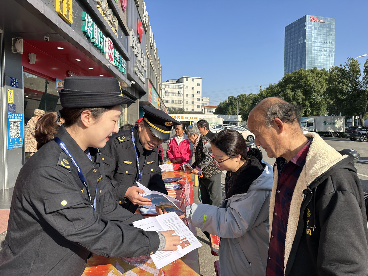 “面对面、点对点”，普法宣传维护消费者权益